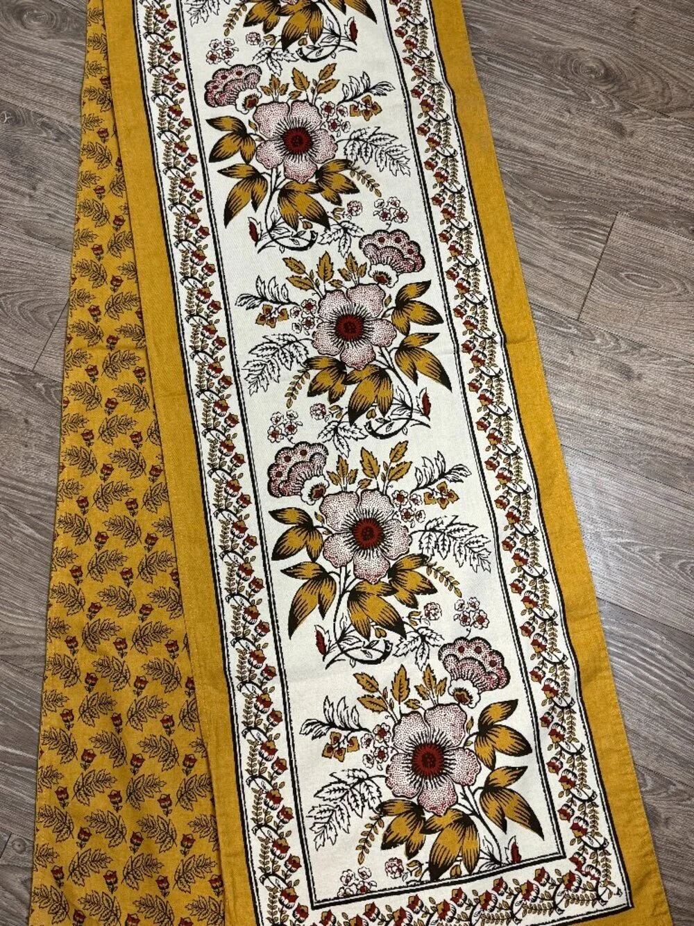 Authentic Williams Sonoma Floral Table Runner Long 105 in x 18 in